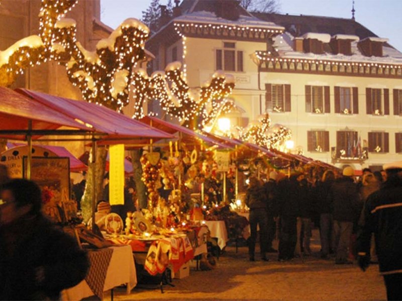 Christmas street market in S. Maria Maggiore