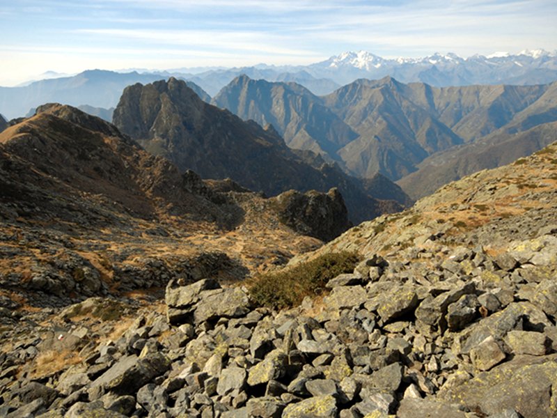 Die felsige Landschaft des oberen Val Grande