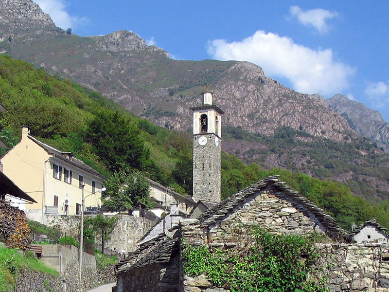 Colloro and its mountains